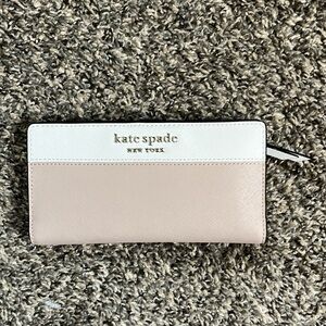 NWT- Kate Spade large billfold wallet